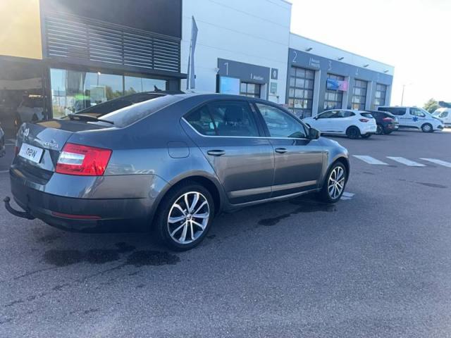 Skoda Octavia image 6