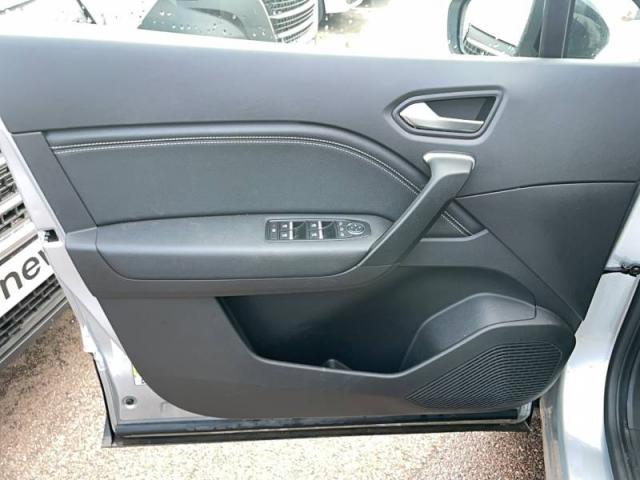 Renault Captur image 1