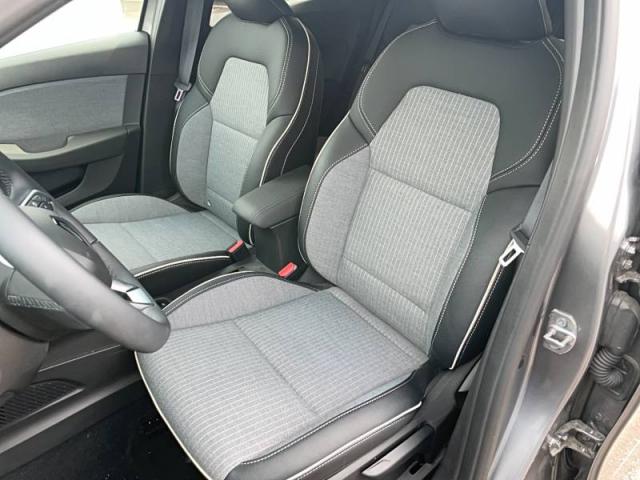 Renault Clio image 8