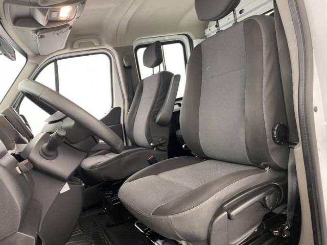 Renault Master image 1