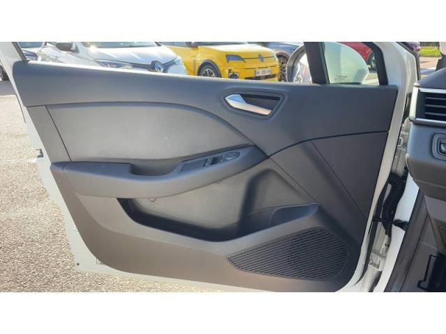 Renault Clio image 8