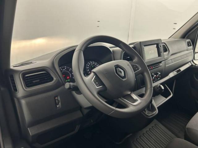 Renault Master image 1