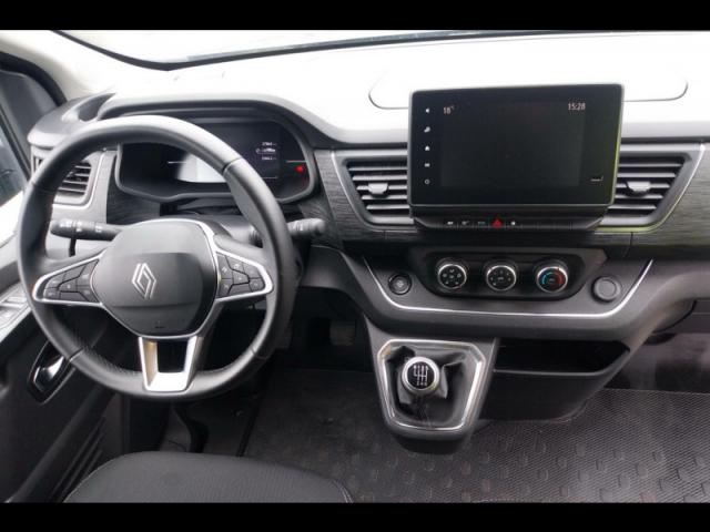 Renault Trafic image 2