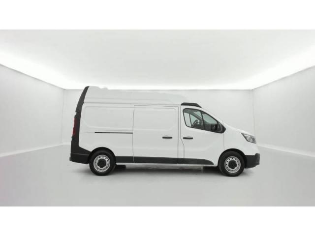 Renault Trafic image 2