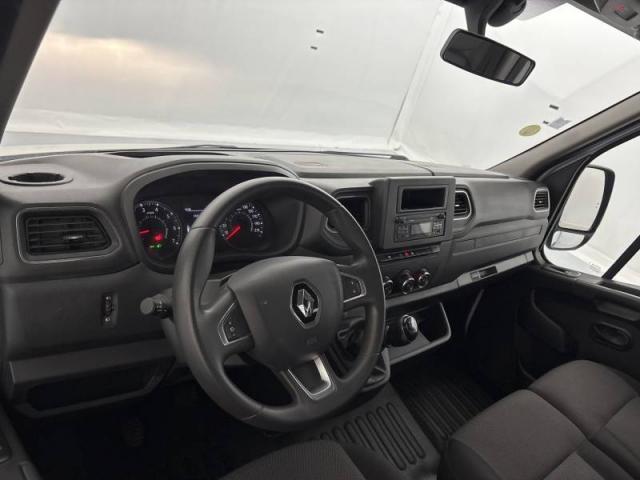 Renault Master image 2