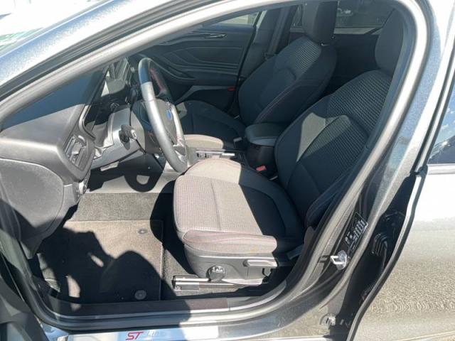 Ford Focus image 8