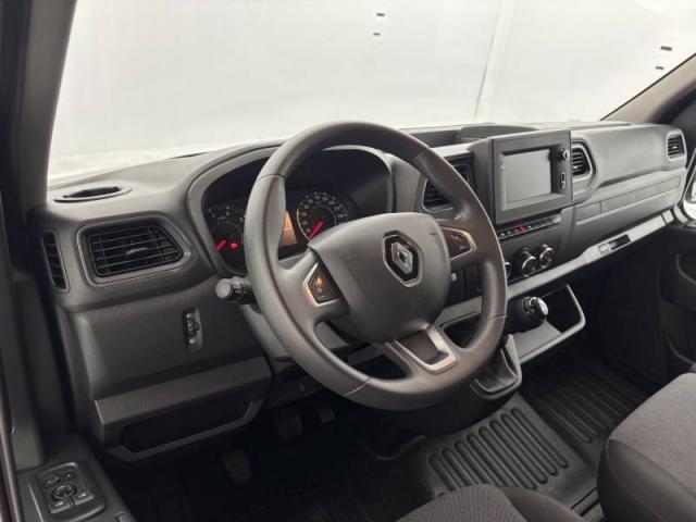 Renault Master image 1
