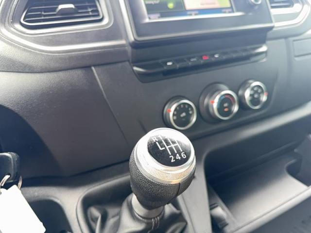 Renault Master image 1