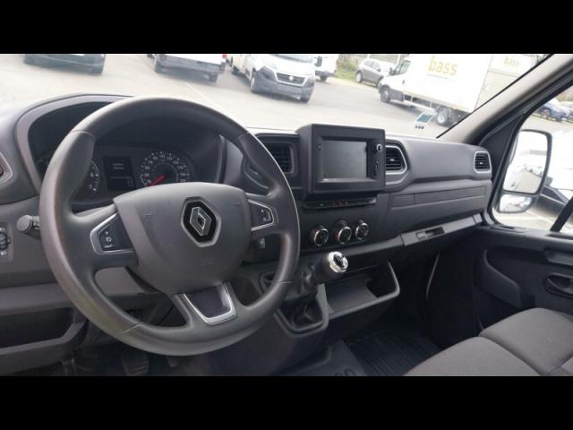 Renault Master image 2