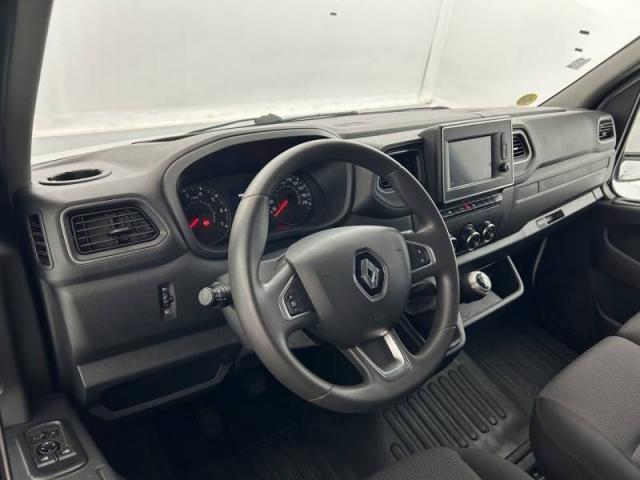 Renault Master image 1