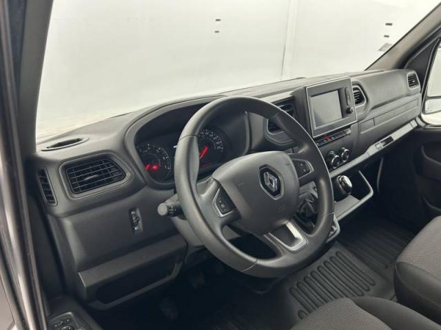 Renault Master image 1