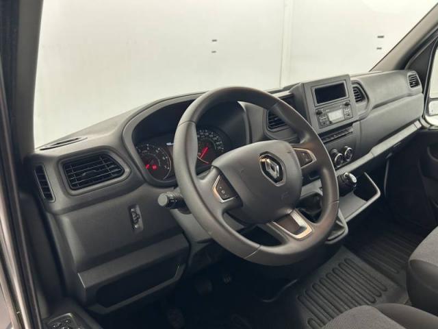 Renault Master image 1