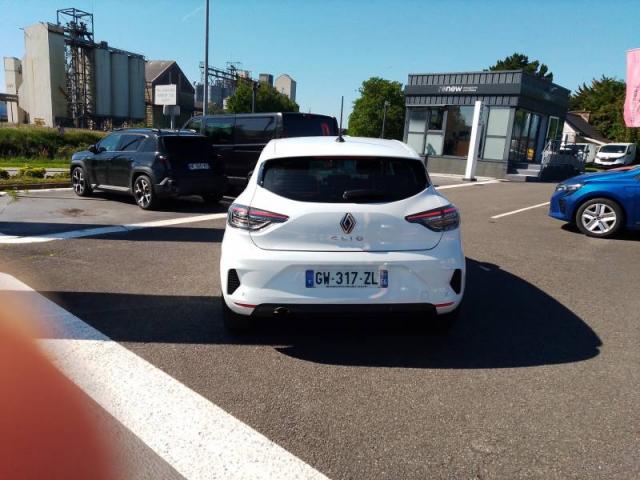 Renault Clio image 2