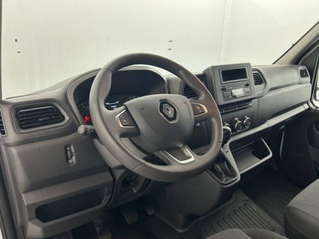 Renault Master image 1