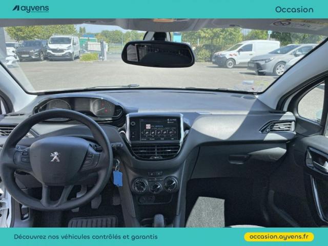 Peugeot 208 image 8