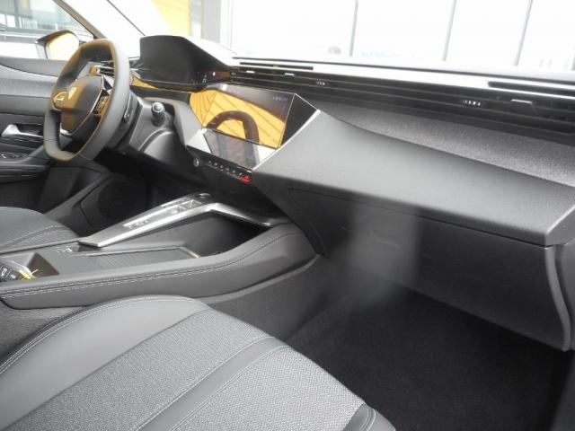 Peugeot 308 image 1