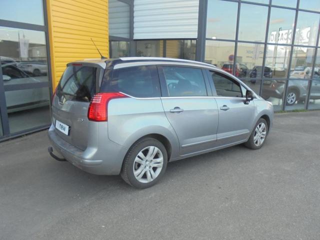 Peugeot 5008 image 1