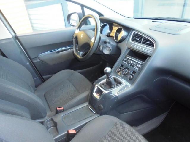 Peugeot 5008 image 2