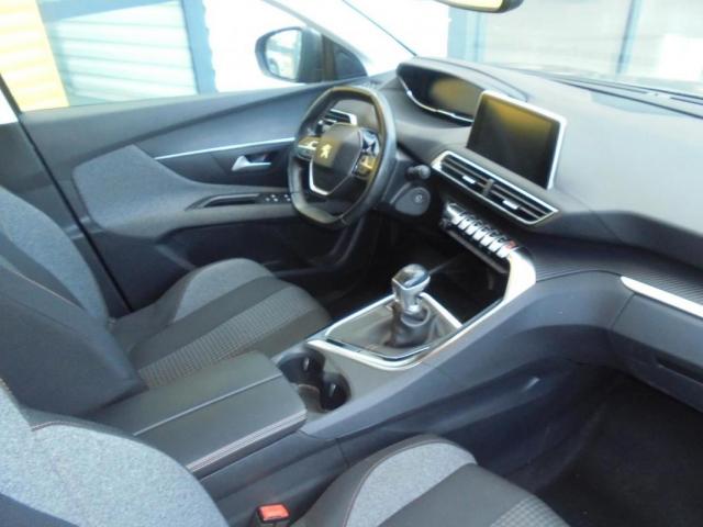 Peugeot 3008 image 1