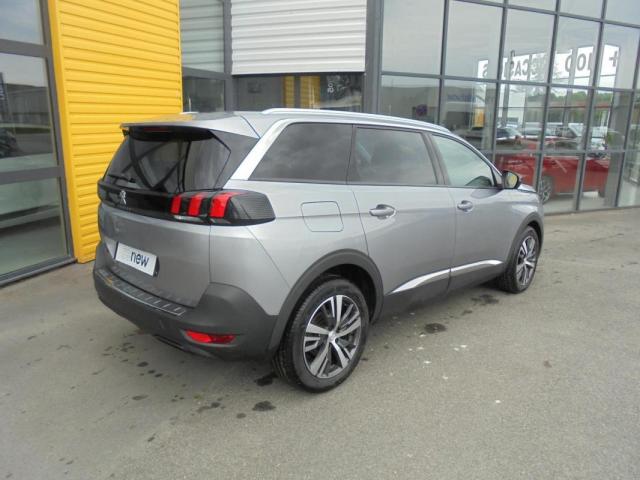 Peugeot 5008 image 2