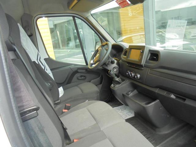 Renault Master image 1