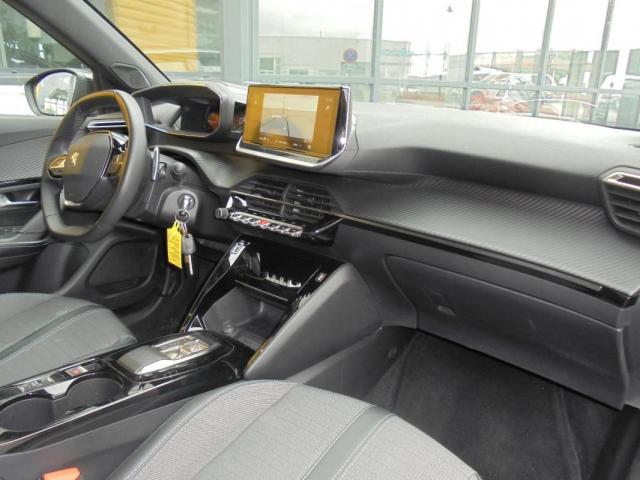 Peugeot 2008 image 1
