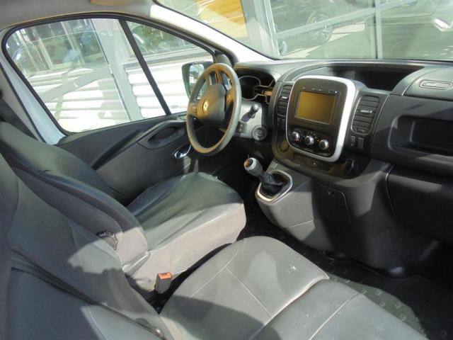 Renault Trafic image 2