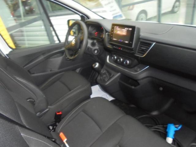 Renault Trafic image 1