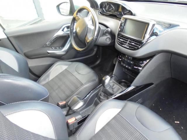 Peugeot 2008 image 2