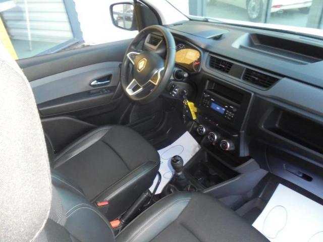 Renault Express image 2