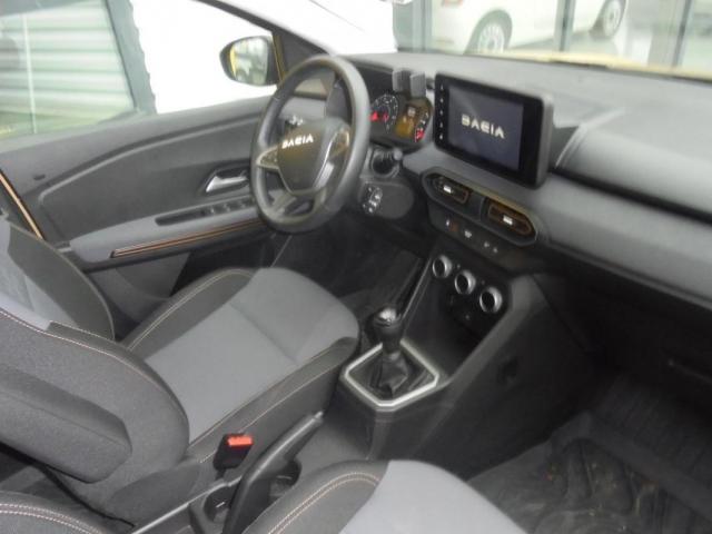 Dacia Sandero image 2