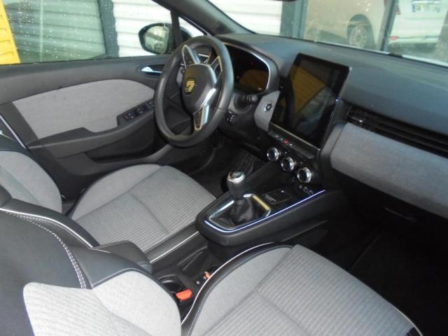 Renault Clio image 2