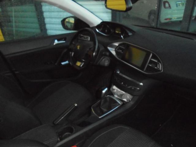 Peugeot 308 image 2