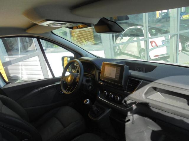 Renault Trafic image 1