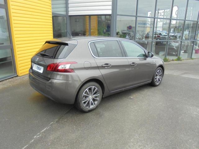 Peugeot 308 image 2