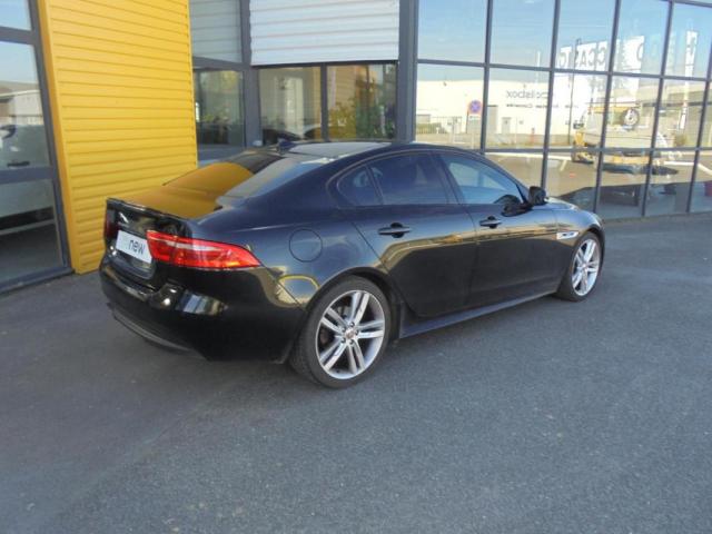 Jaguar Xe image 2