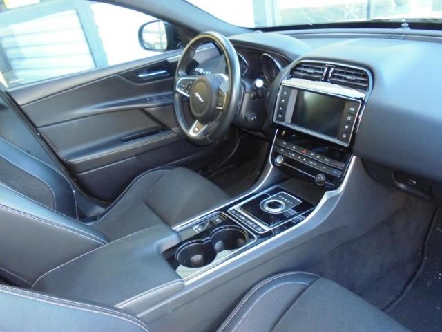 Jaguar Xe image 1