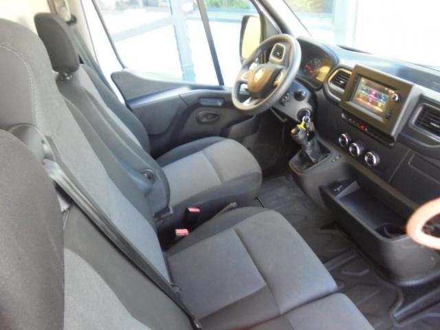 Renault Master image 1