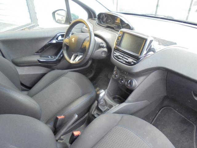 Peugeot 208 image 1