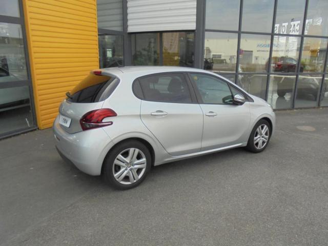 Peugeot 208 image 2