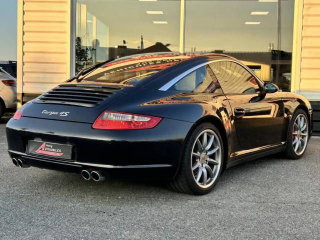 Porsche 911 image 2