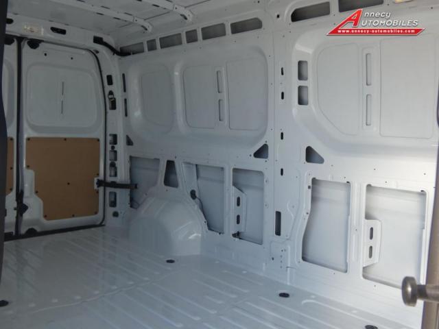 Renault Master image 1