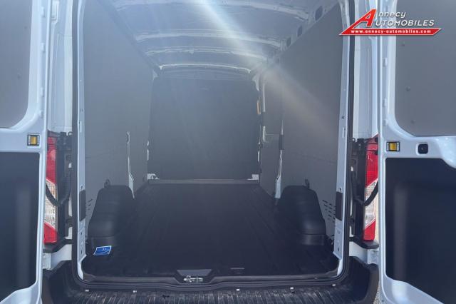 Ford Transit image 3