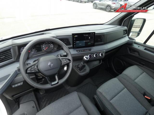 Renault Master image 8