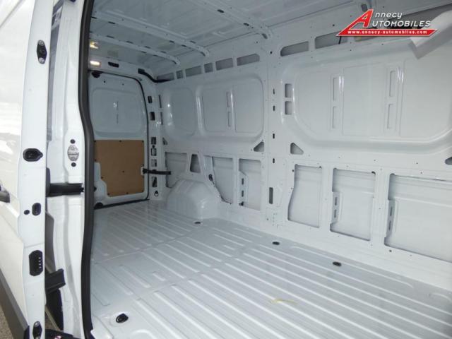 Renault Master image 2