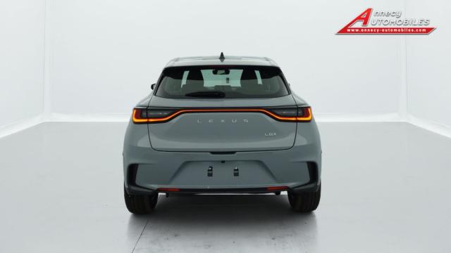 Lexus Lbx image 9