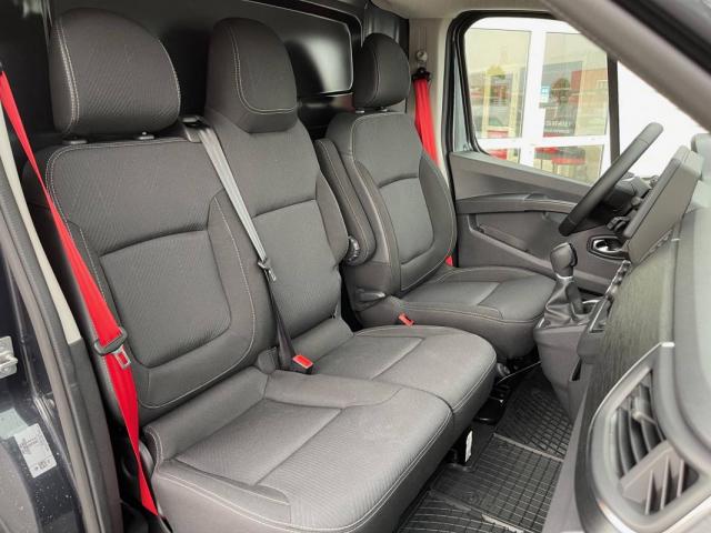 Renault Trafic image 3