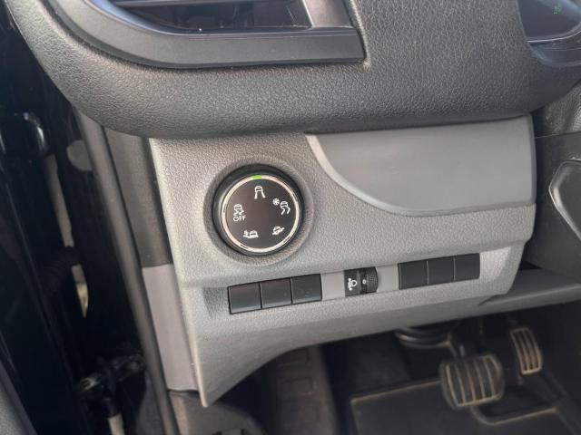 Peugeot Expert image 2