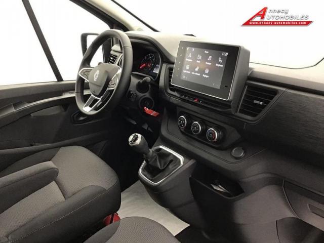 Renault Trafic image 9