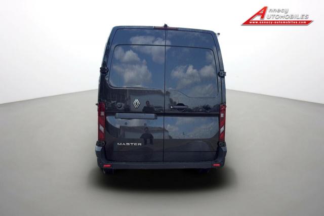 Renault Master image 8